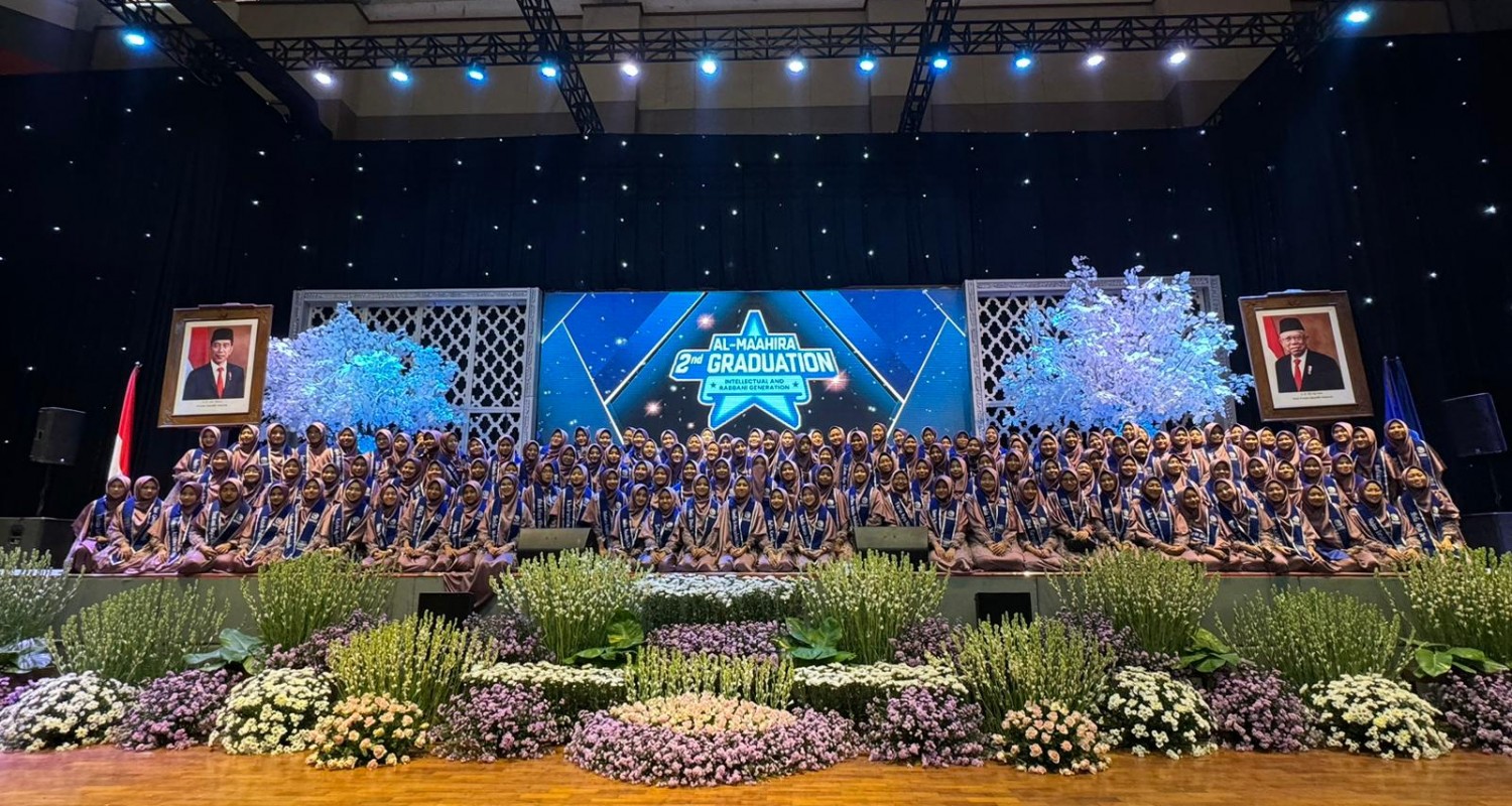 Puncak Acara Wisuda Angkatan Ke-2 Al-Maahira IIBS: Bertabur Harapan dan Doa