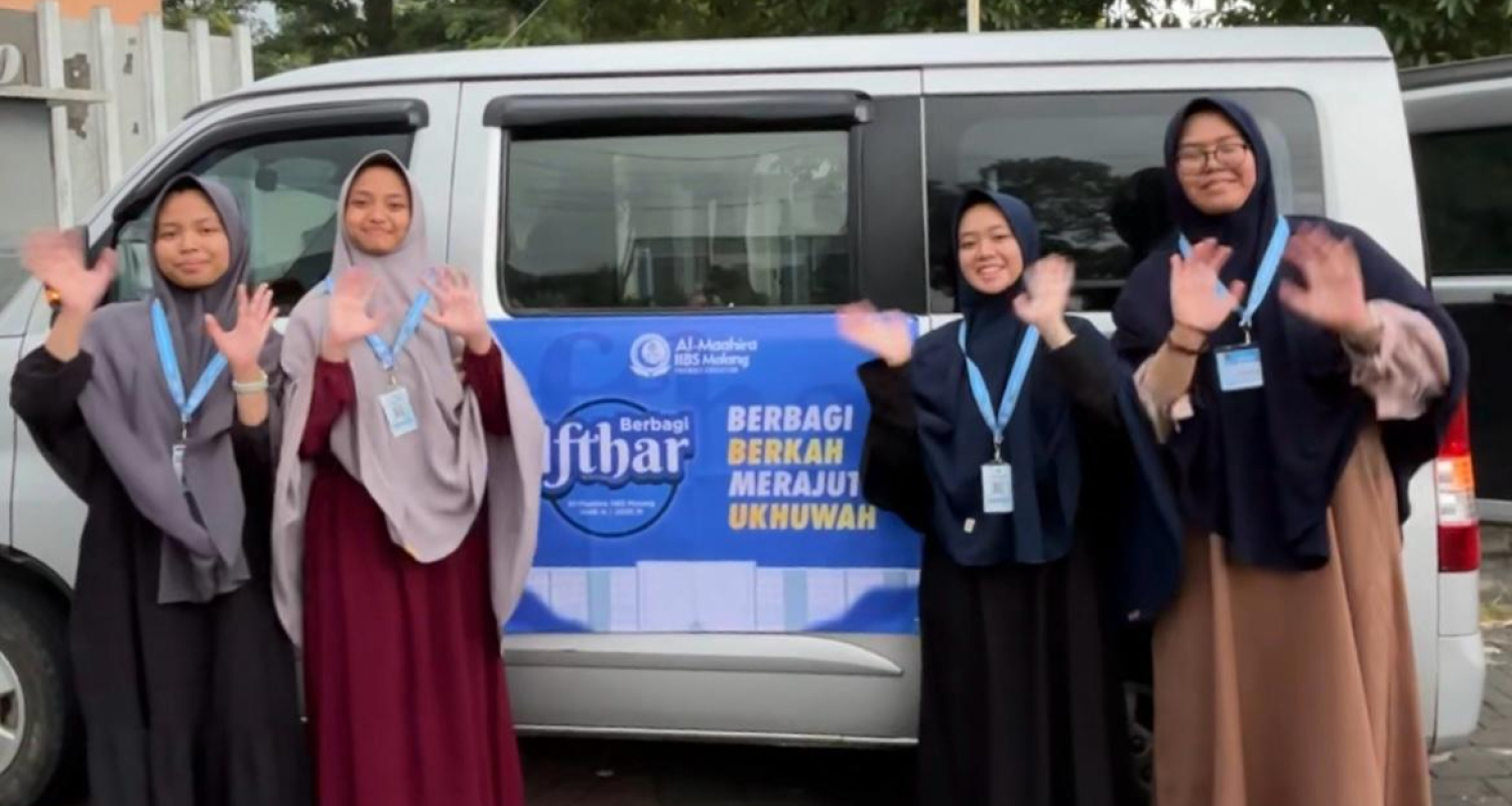 Berbagi Ribuan Takjil Iftar Bersama Al-Maahira Charity Center