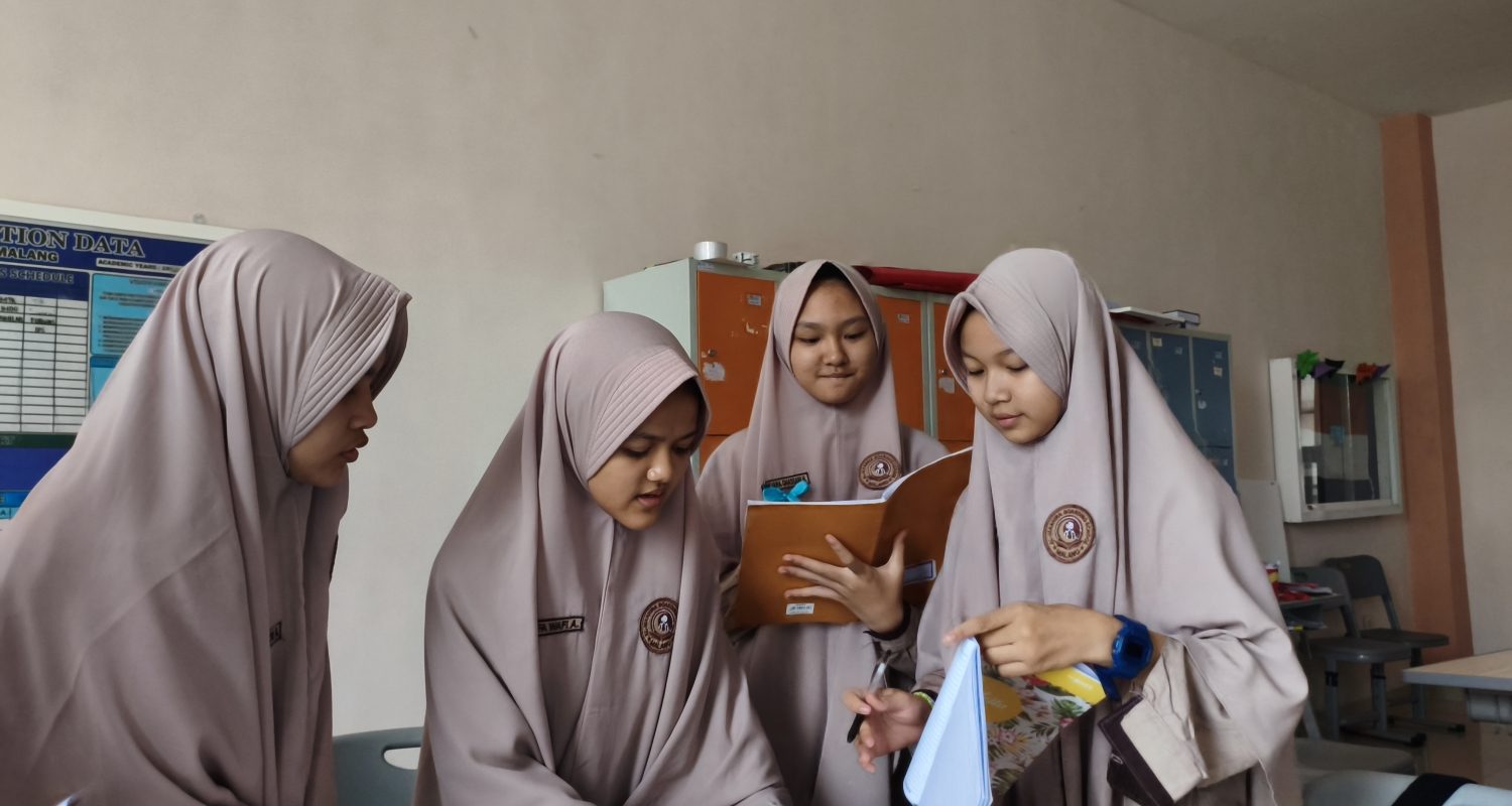 Sinergi Kreatif Pengayaan Bahasa Dalam Program Al-Maahira English Club