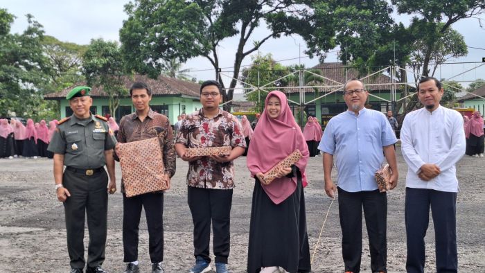 Collaboration In Realizing Professional Educators: Membangun Kedisiplinan Menuju Keunggulan Pendidikan_2