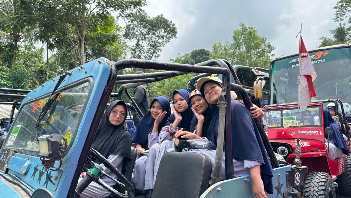 Keseruan Outing Siswa SMP Al-Maahira IIBS Malang Ke Yogyakarta_1