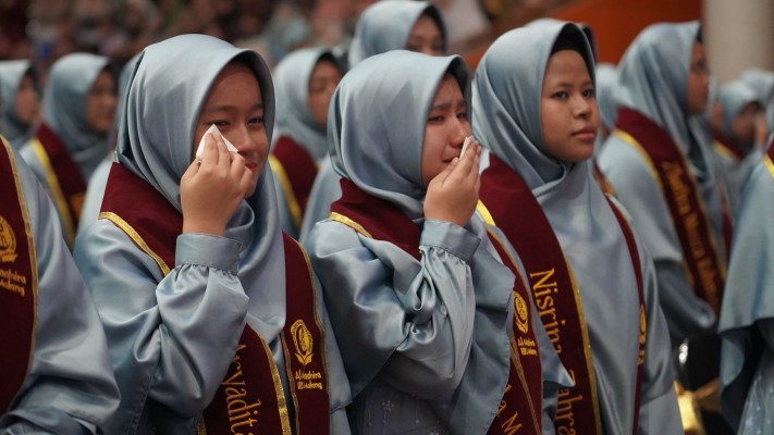 Puncak Acara Wisuda Angkatan Ke-2 Al-Maahira IIBS: Bertabur Harapan dan Doa_1