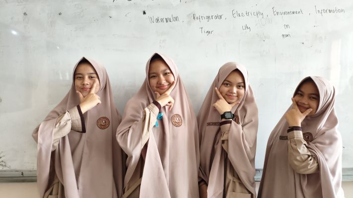 Sinergi Kreatif Pengayaan Bahasa Dalam Program Al-Maahira English Club_1